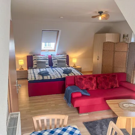 Kroeslin Apartments شقة *