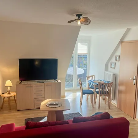 Kroeslin Apartments *