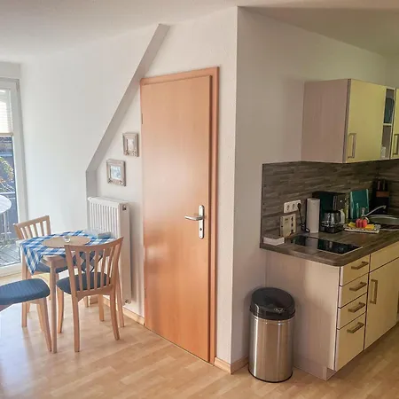 公寓 Kroeslin Apartments