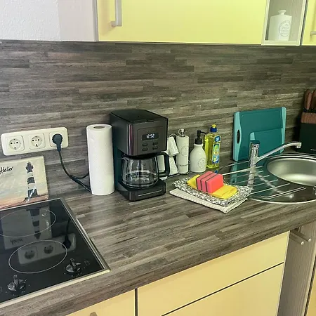 Kroeslin Apartments شقة