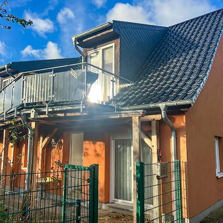 Kroeslin Apartments شقة *