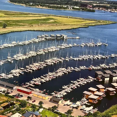 شقة Kroeslin Apartments *