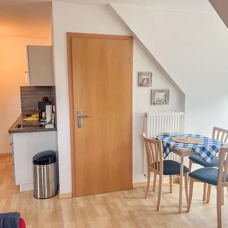 شقة Kroeslin Apartments *