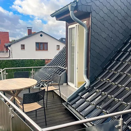 شقة Kroeslin Apartments