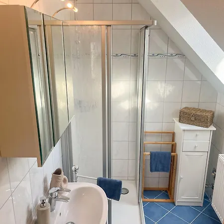 Kroeslin Apartments شقة *