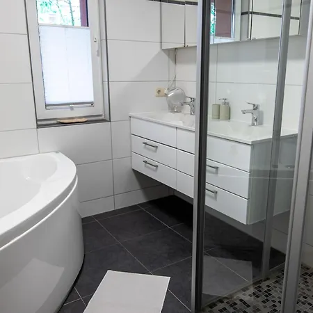 Kroeslin Apartments كروزلين