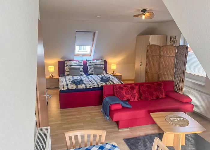 Kroeslin Apartments Апартаменты *