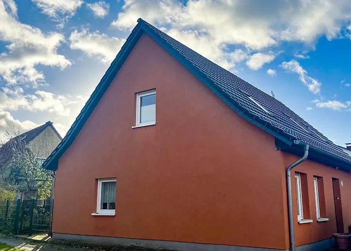 Апартаменты Kroeslin Apartments