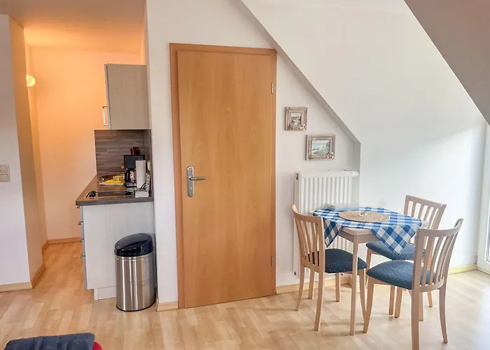 Апартаменты Kroeslin Apartments *